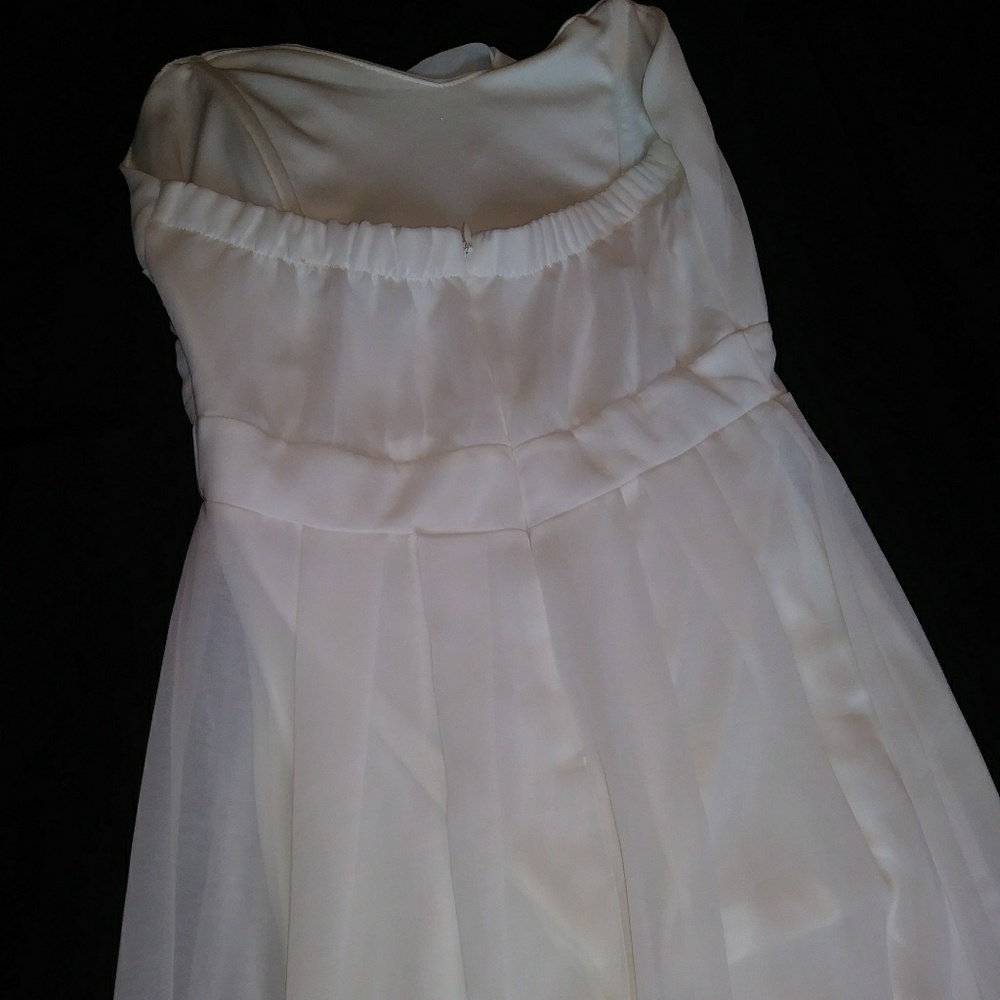 Dress - Picture 6 of 7